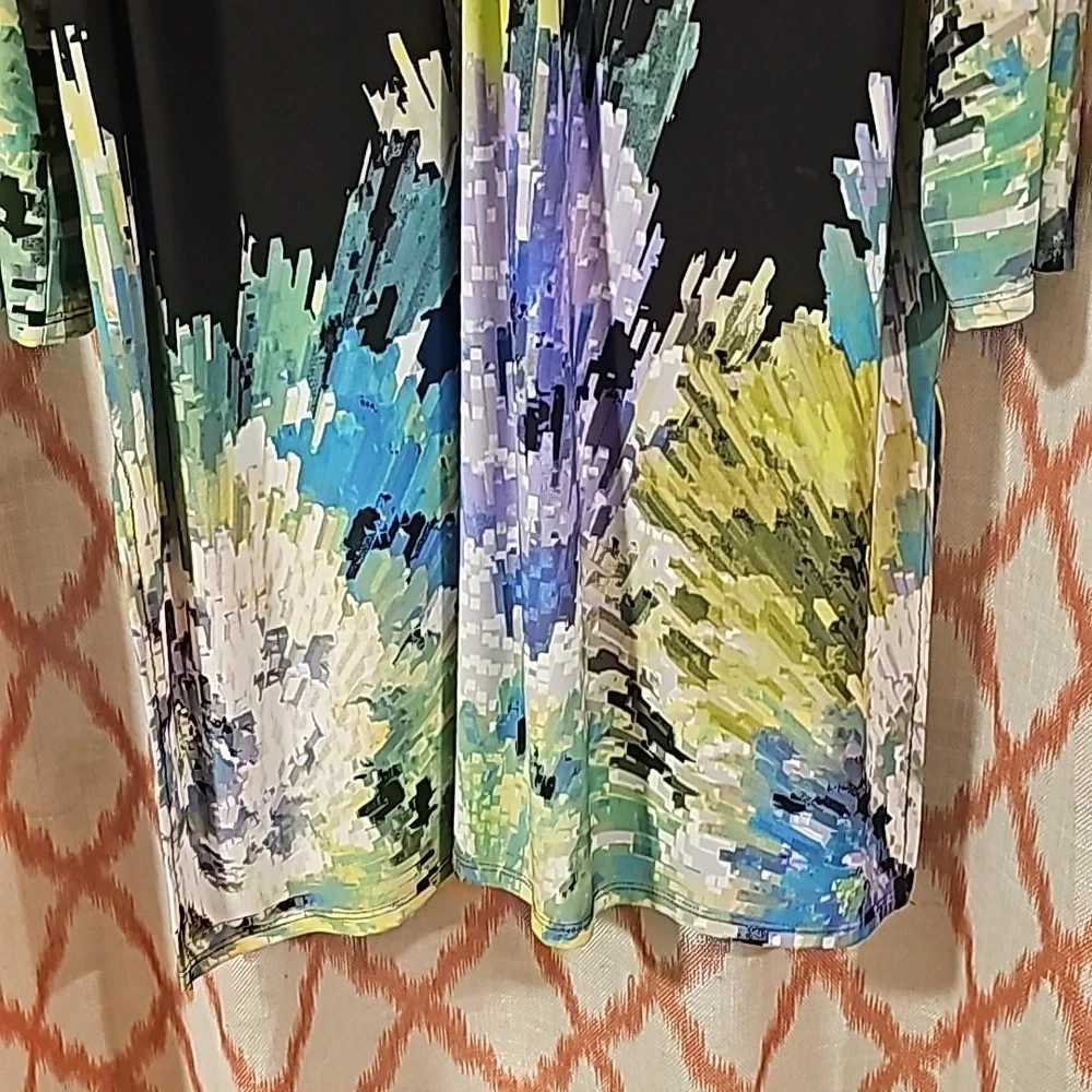 Women's Dress - Picture 2 of 7